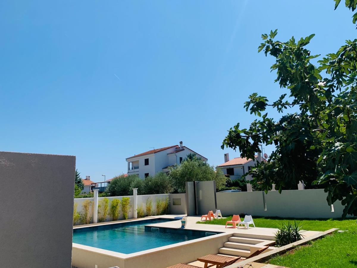 Linc Rooms & Apartments Banjole Exterior photo