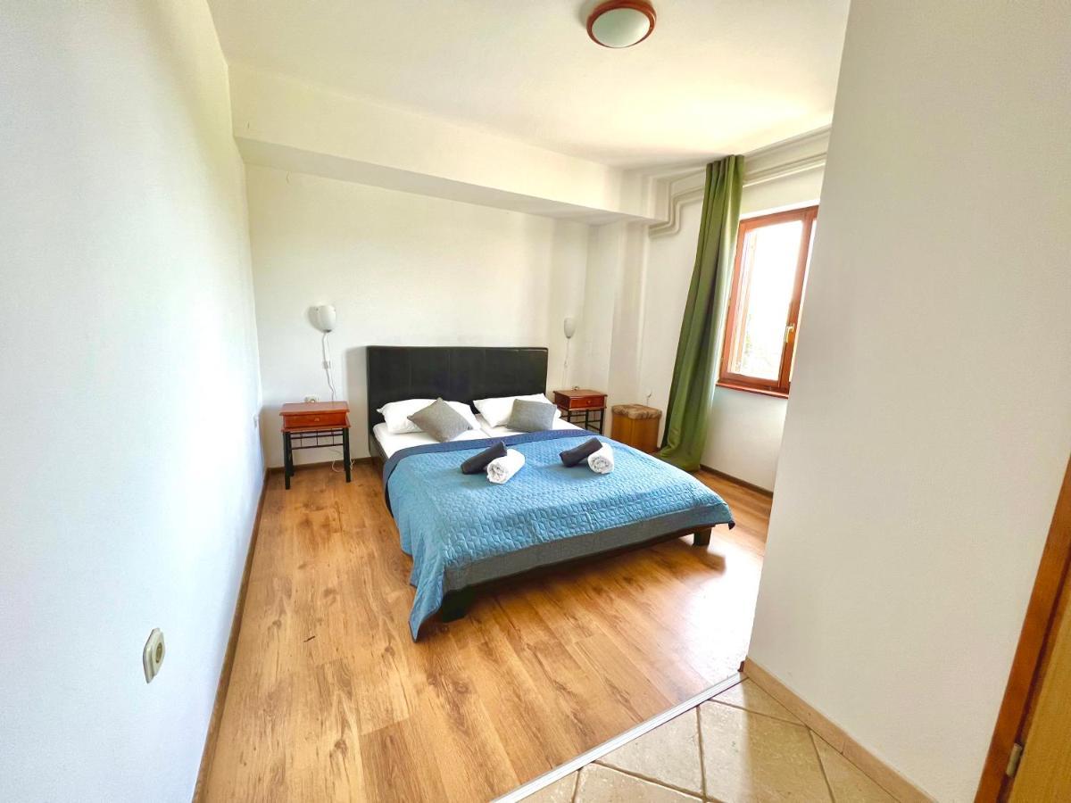 Linc Rooms & Apartments Banjole Exterior photo