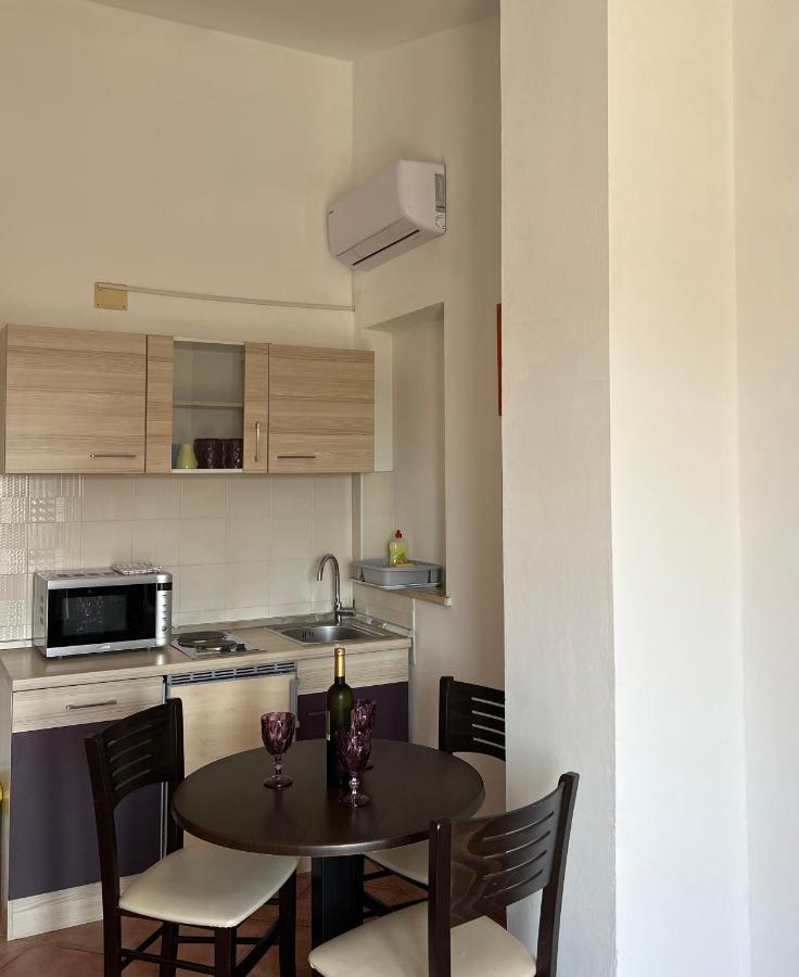 Linc Rooms & Apartments Banjole Exterior photo